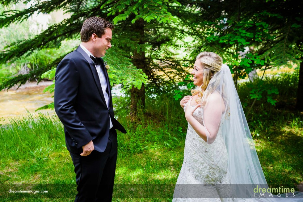 A bride surprises her new husbadn for the first time at the Sonnenalp